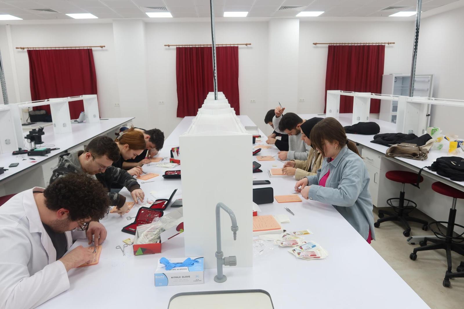 Temel Düzey Mikrocerrahi Eğitimimiz Devam Ediyor 